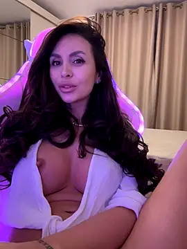 LunaBex online show from October 2025 07:03:01 PM