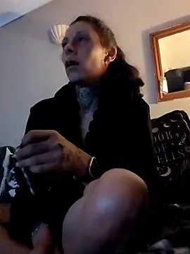 Snapshot of DarkAngelz1 chatting on May 2026 10:28:02 PM DarkAngelz1 online show from May 2026 10:28:02 PM