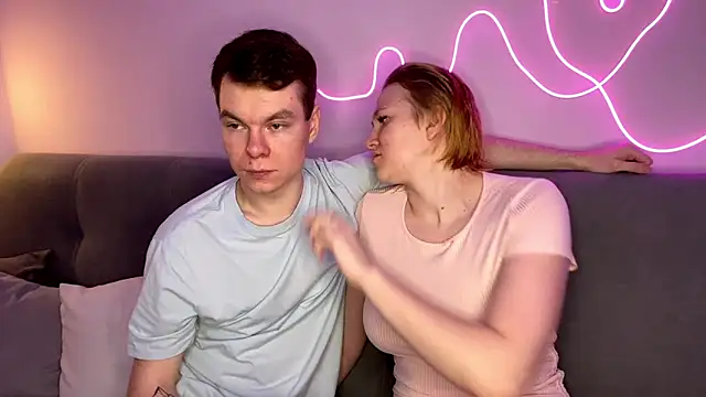 julielourens online show from October 2025 07:19:02 AM