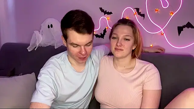 julielourens online show from October 2025 08:18:01 AM