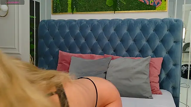 SiennaPierce online show from December 2025 05:12:02 AM