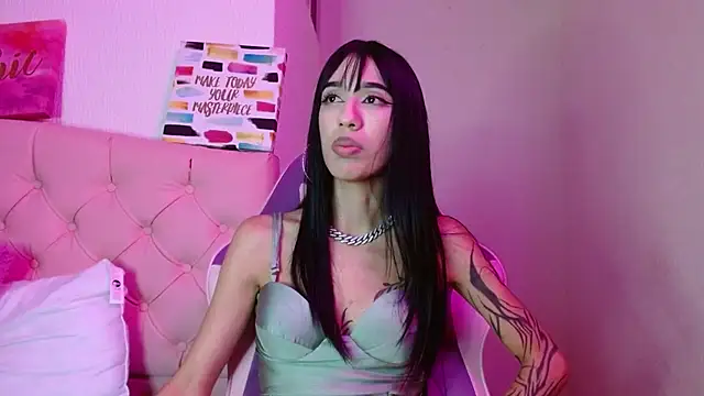 Snapshot of London_Sophia19 chatting on September 2025 03:19:01 AM London Sophia19 online show from September 2025 03:19:01 AM