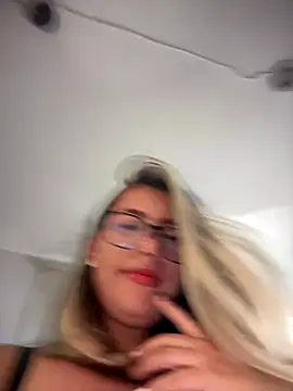 sara calderon online show from September 2025 01:22:01 PM