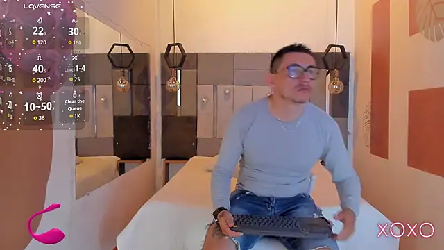 FreyrStone online show from December 2025 05:35:01 AM