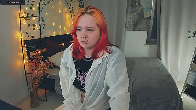 lunaalli online show from April 2026 12:22:02 PM