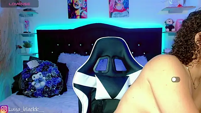 Luna blackk online show from September 2025 09:07:02 PM