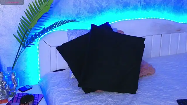 Aelorya online show from October 2025 06:14:02 PM