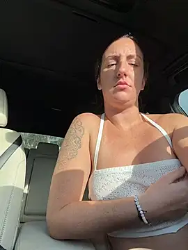 sweetsirenn online show from December 2025 01:48:01 PM