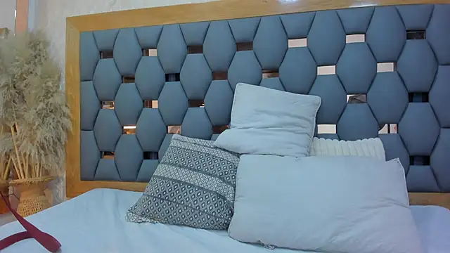 juliette pretty  online show from April 2026 07:11:02 PM