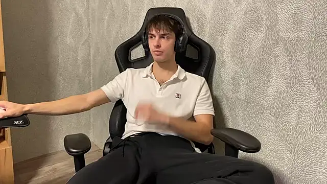 elliot scott online show from October 2025 02:33:01 AM