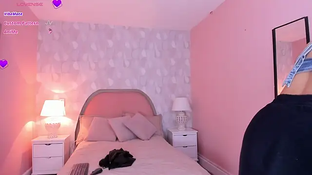 isabella milf  online show from April 2026 07:07:01 PM