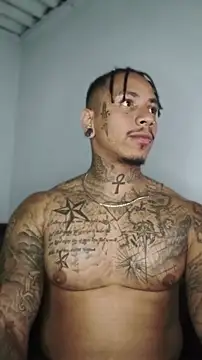 Snapshot of David_tatto1 chatting on June 2026 04:10:02 AM David tatto1 online show from June 2026 04:10:02 AM