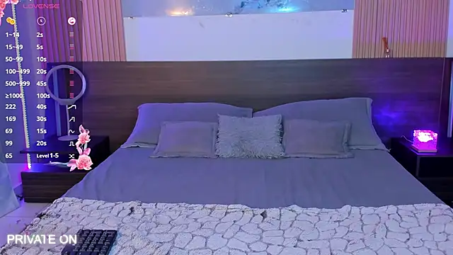 Snapshot of samanthaa_moon chatting on October 2025 09:10:02 PM samanthaa moon online show from October 2025 09:10:02 PM