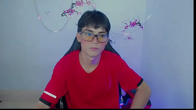 Thommy cute online show from November 2025 01:27:02 AM