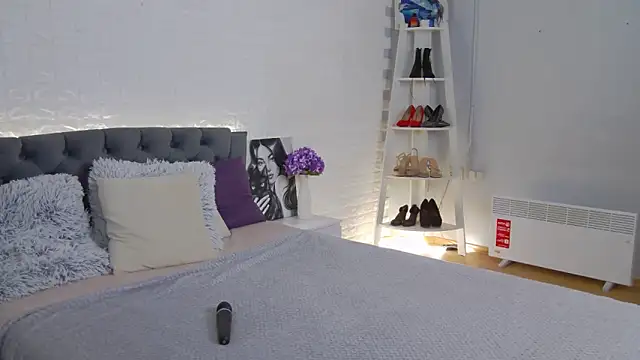 Agnessa online show from December 2025 12:47:02 PM