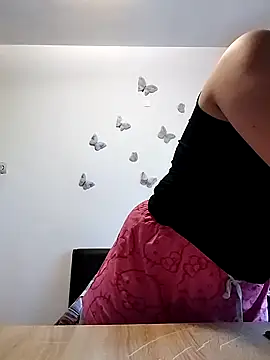 LarisseBelle online show from October 2025 01:31:02 PM