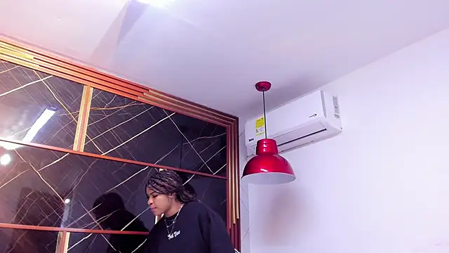 HannyThompson online show from September 2025 12:20:01 PM