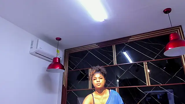 HannyThompson online show from October 2025 12:17:02 PM