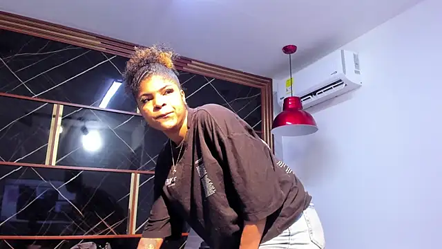 HannyThompson online show from November 2025 12:15:02 PM