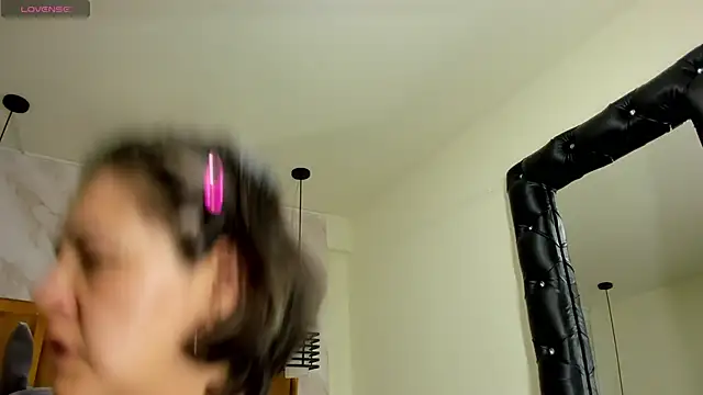 Luciifeer  online show from September 2025 06:35:02 PM