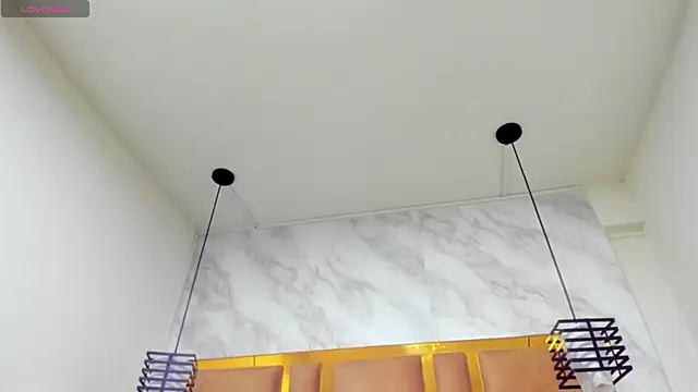 Luciifeer  online show from April 2026 03:00:01 PM