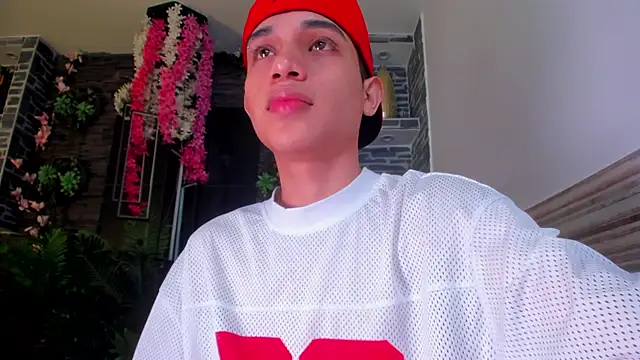 Sebax Young online show from April 2026 04:01:01 AM