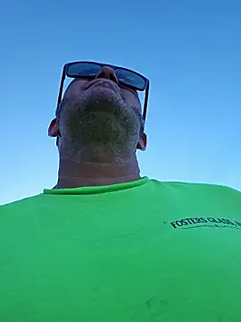 Snapshot of cubanitofeliz40 chatting on October 2025 09:37:01 PM cubanitofeliz40 online show from October 2025 09:37:01 PM