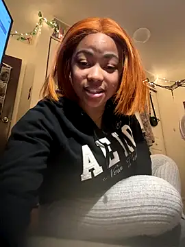 nuttybutter999999 online show from December 2025 10:38:01 PM