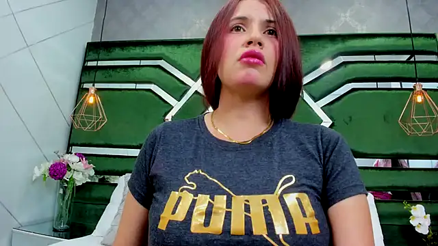 ThaliaCross online show from October 2025 08:00:02 PM