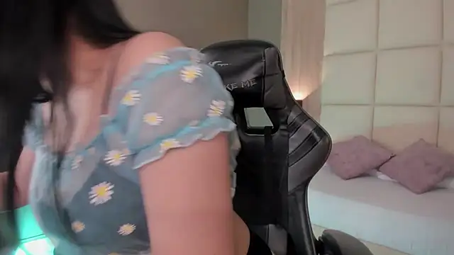 emma fhox online show from March 2026 03:02:01 AM