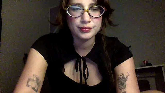 Snapshot of Meowkillah13 chatting on December 2025 11:21:01 PM Meowkillah13 online show from December 2025 11:21:01 PM