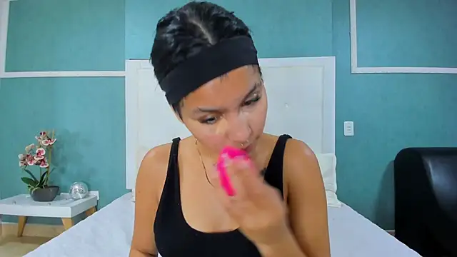 ania gomez online show from October 2025 09:34:02 PM