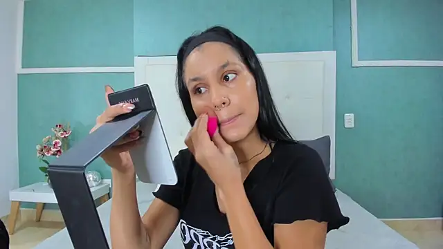 ania gomez online show from October 2025 02:52:02 PM