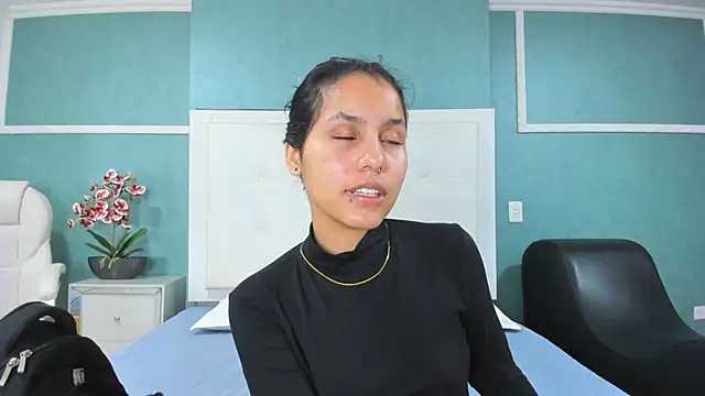 ania gomez online show from December 2025 02:37:01 PM