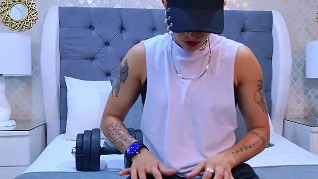 ZoeKrug online show from October 2025 11:44:02 AM