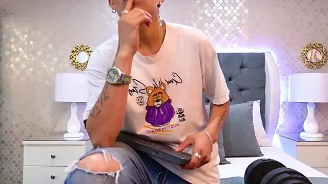 ZoeKrug online show from December 2025 11:49:02 AM