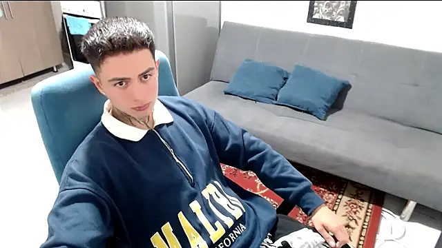 Snapshot of santii_ss chatting on January 2026 01:31:01 AM santii ss online show from January 2026 01:31:01 AM