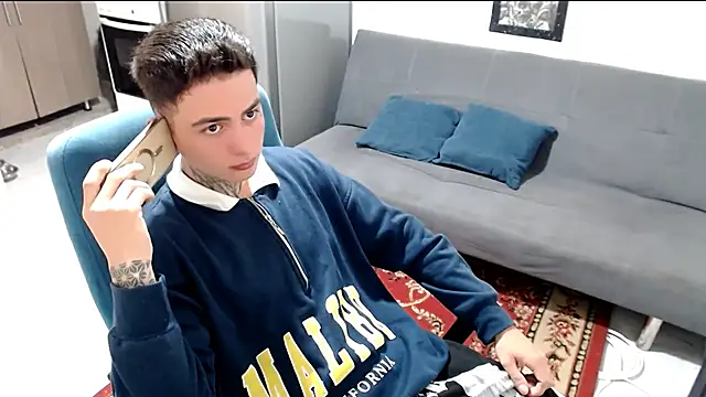 Snapshot of santii_ss chatting on January 2026 02:21:01 PM santii ss online show from January 2026 02:21:01 PM