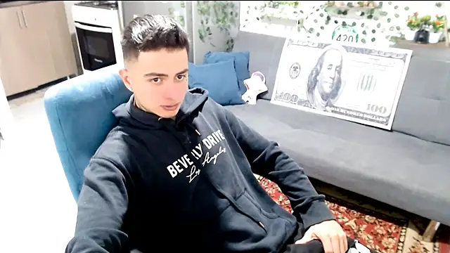 Snapshot of santii_ss chatting on February 2026 01:10:02 AM santii ss online show from February 2026 01:10:02 AM