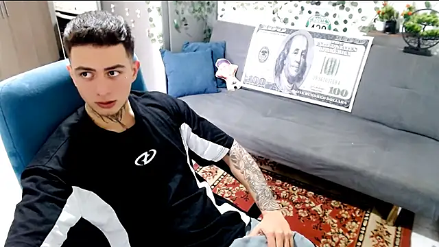 Snapshot of santii_ss chatting on February 2026 02:34:01 PM santii ss online show from February 2026 02:34:01 PM