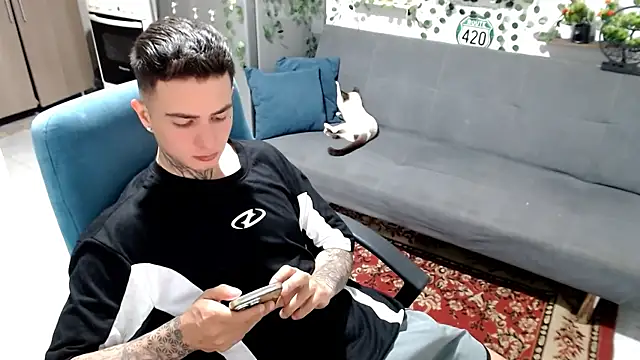 Snapshot of santii_ss chatting on February 2026 02:40:01 AM santii ss online show from February 2026 02:40:01 AM