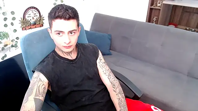 Snapshot of santii_ss chatting on March 2026 02:54:02 PM santii ss online show from March 2026 02:54:02 PM