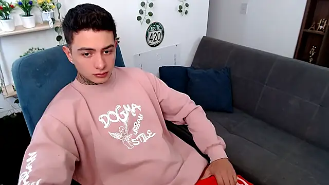 Snapshot of santii_ss chatting on March 2026 03:18:01 PM santii ss online show from March 2026 03:18:01 PM