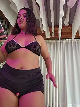 Yessica Lopezz online show from April 2026 12:43:01 PM