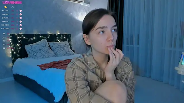 sweete chantal online show from October 2025 05:00:01 PM