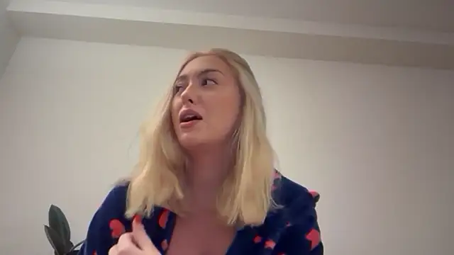 Snapshot of Kitty_Swetty chatting on November 2025 10:20:02 PM Kitty Swetty online show from November 2025 10:20:02 PM