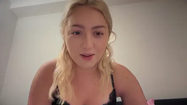 Snapshot of Kitty_Swetty chatting on January 2026 08:01:01 PM Kitty Swetty online show from January 2026 08:01:01 PM