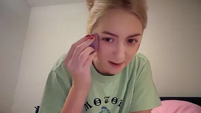 Snapshot of Kitty_Swetty chatting on January 2026 06:54:02 PM Kitty Swetty online show from January 2026 06:54:02 PM