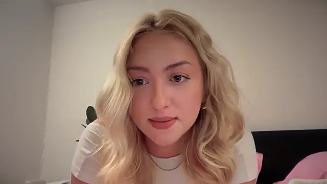 Snapshot of Kitty_Swetty chatting on February 2026 08:04:02 PM Kitty Swetty online show from February 2026 08:04:02 PM