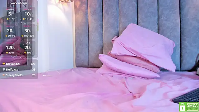 Gia Scott online show from September 2025 03:12:01 PM